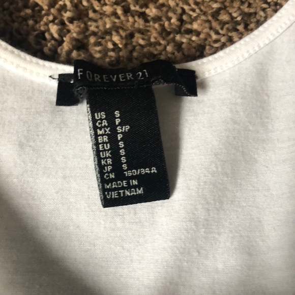 Cute white dress - Picture 2 of 2